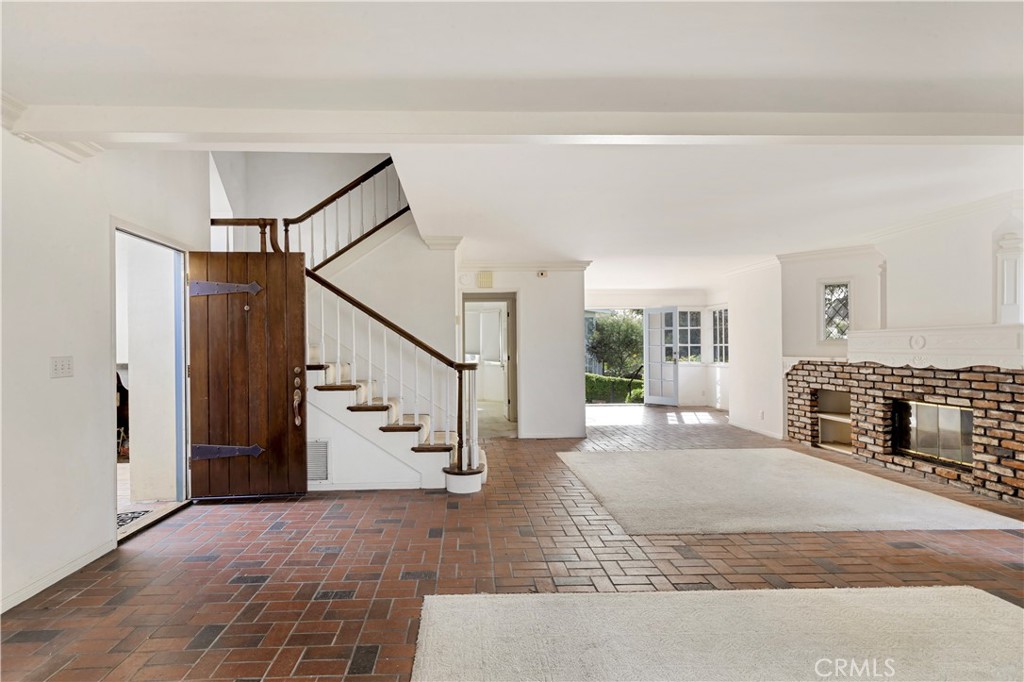 270 Moss Street