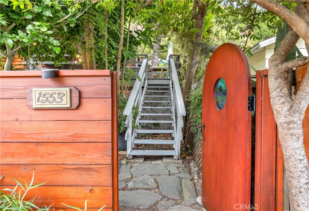 1553 Arroyo Drive