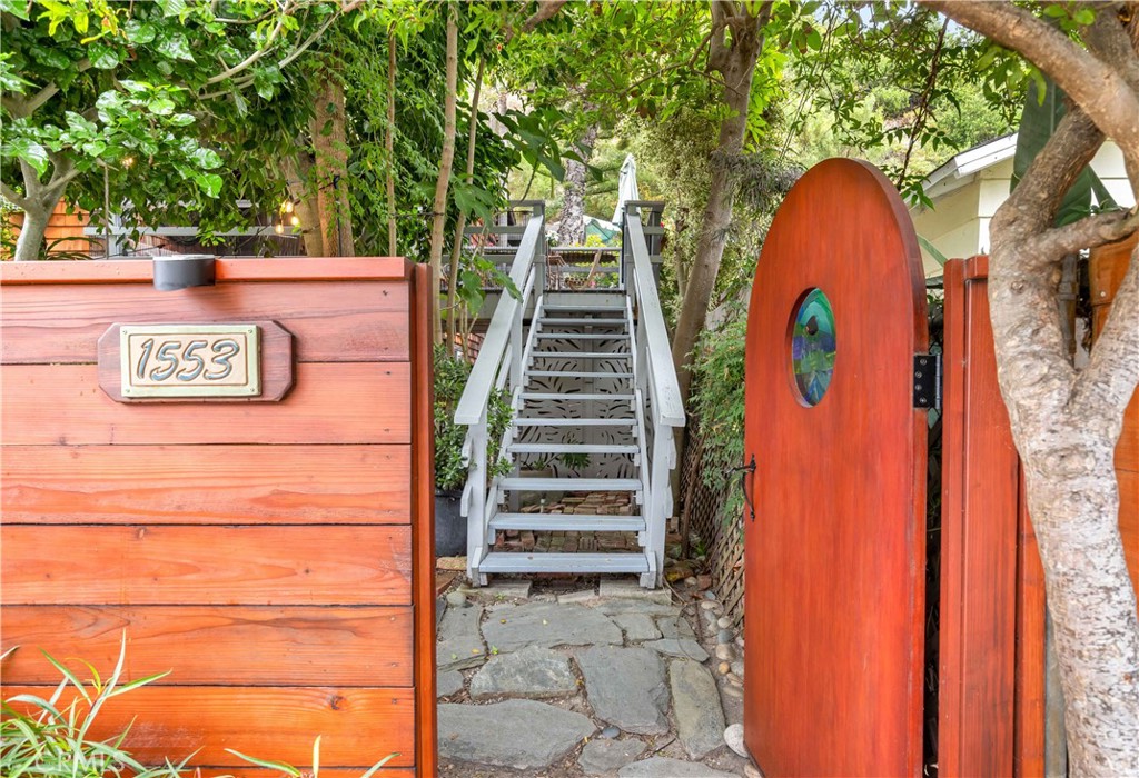 1553 Arroyo Drive