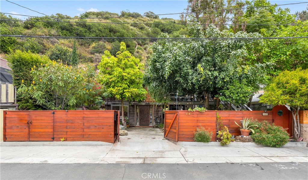 1553 Arroyo Drive