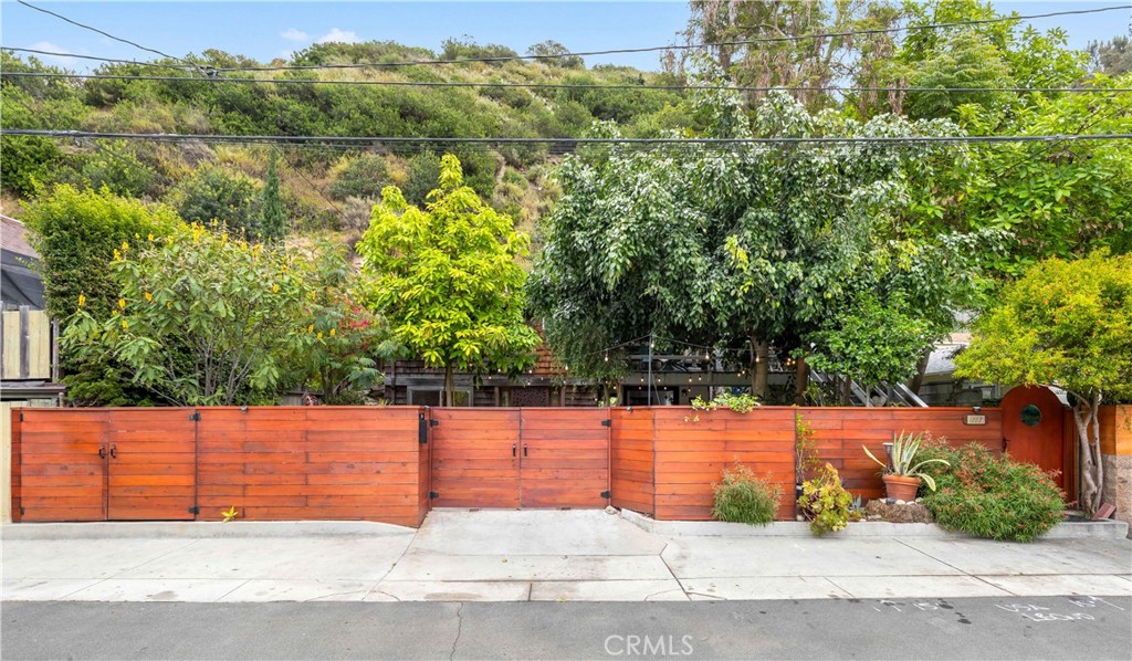 1553 Arroyo Drive