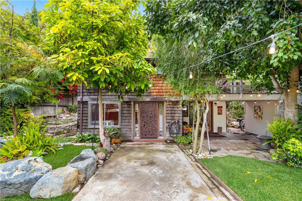 1553 Arroyo Drive