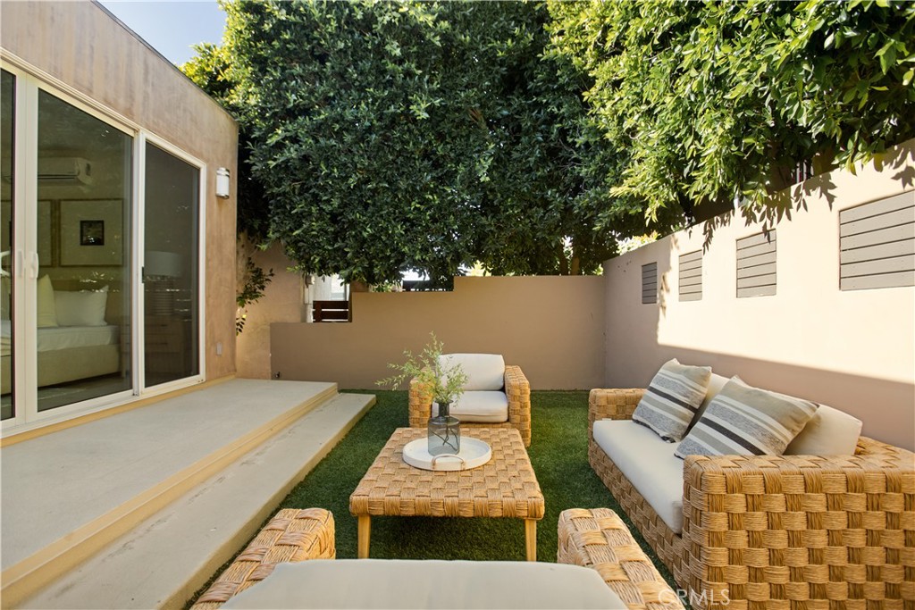 928 Quivera Street