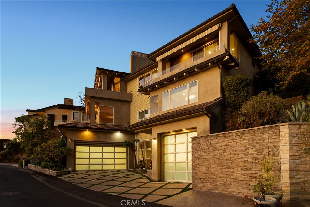 6 Pacific Vista