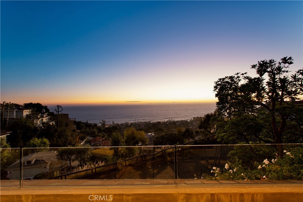 6 Pacific Vista