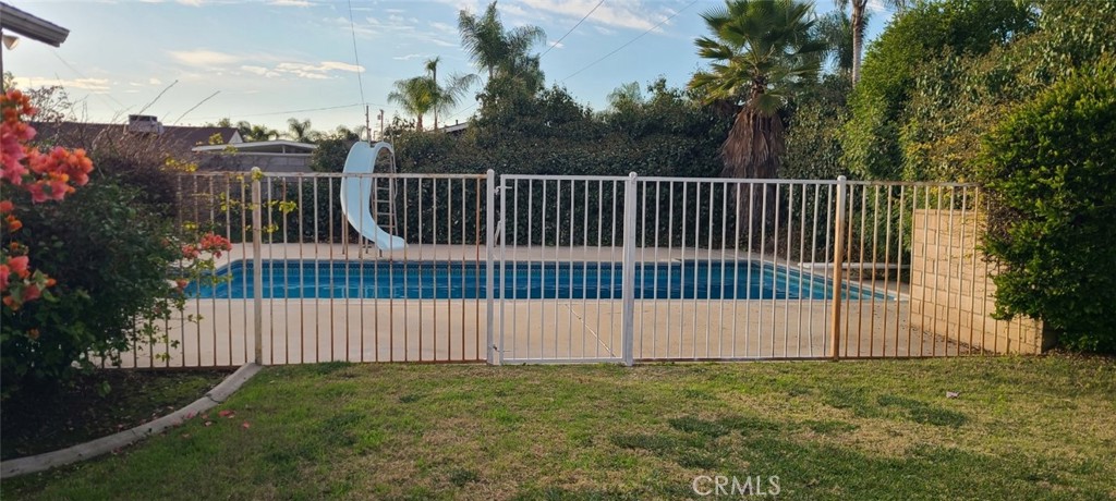 10266 Del Mar Ave. Avenue