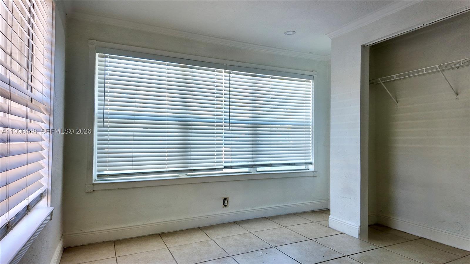 1021 N Victoria Park Rd # 1 Unit: #1