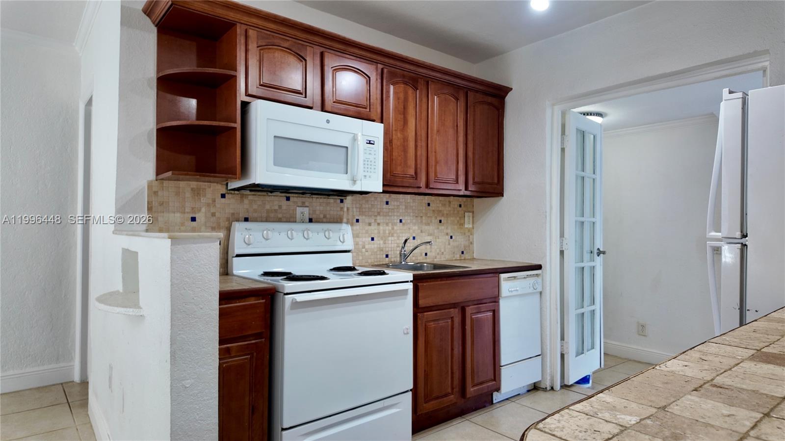 1021 N Victoria Park Rd # 1 Unit: #1