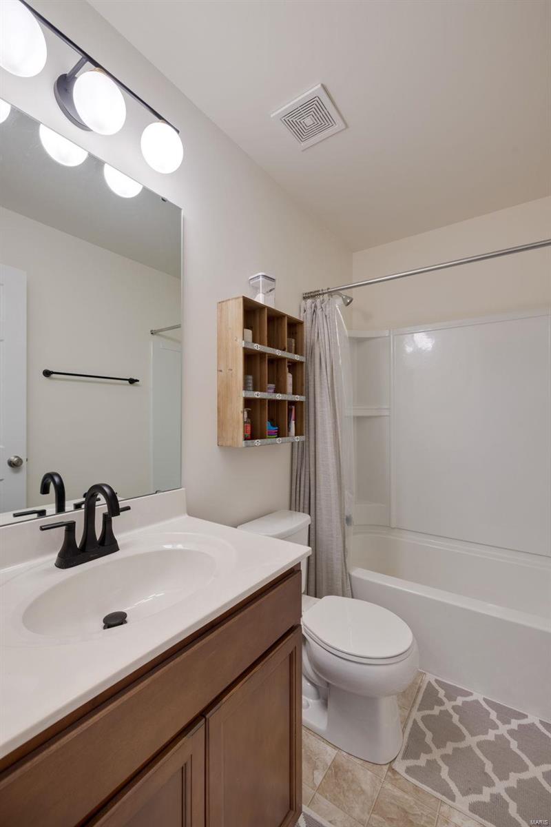 221 Brookview Way Court