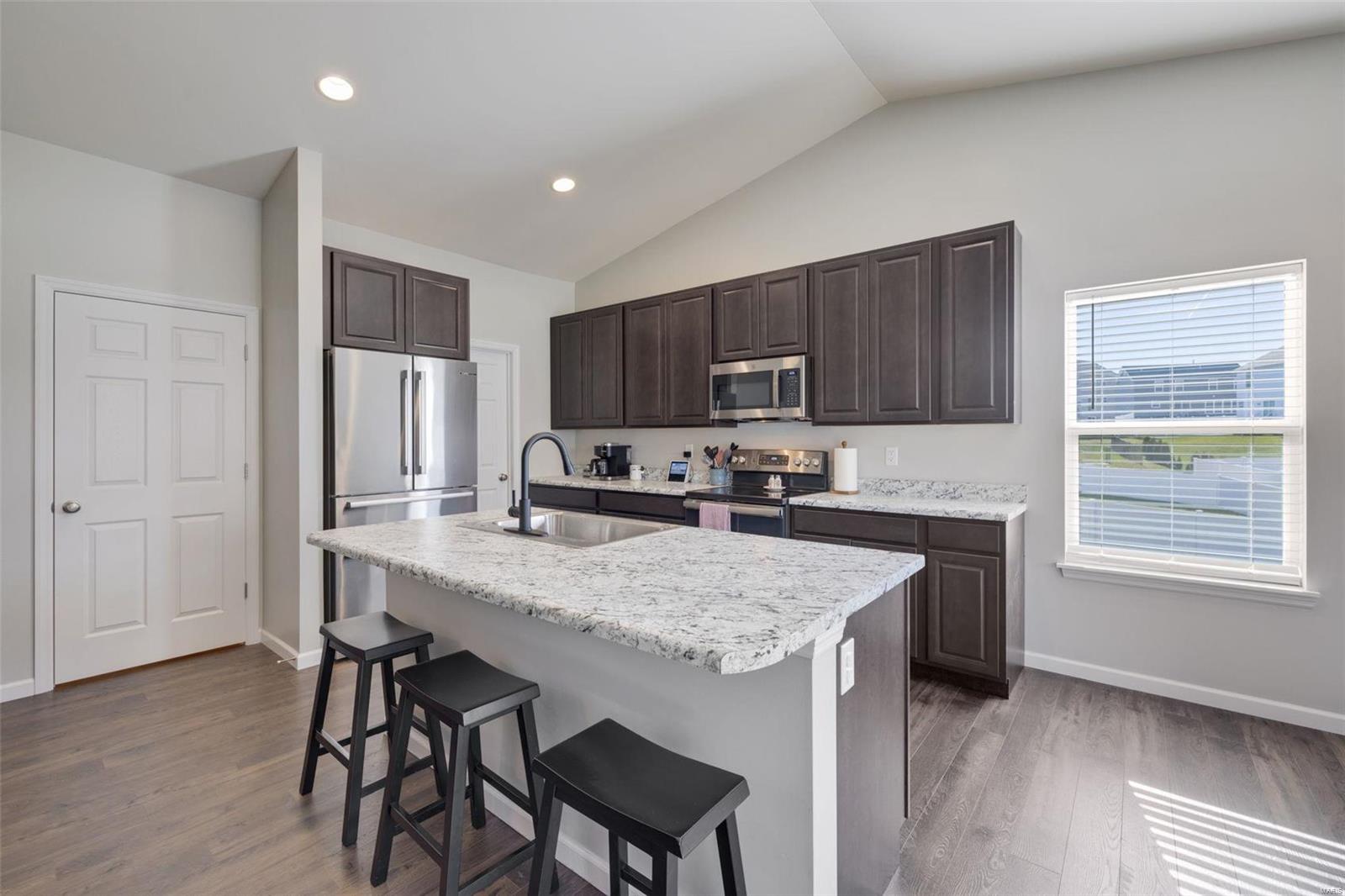 221 Brookview Way Court