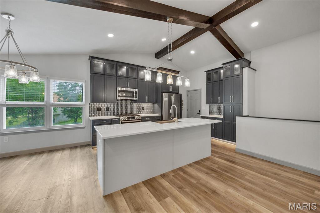6 Schrader Farm Court