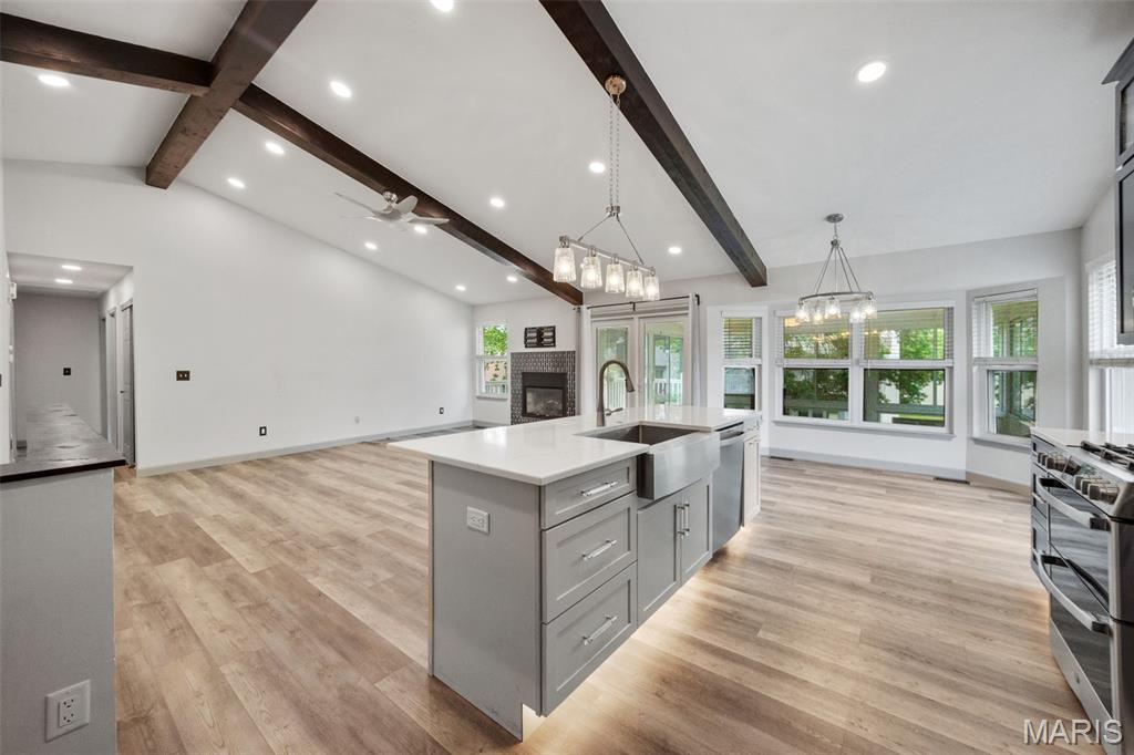6 Schrader Farm Court
