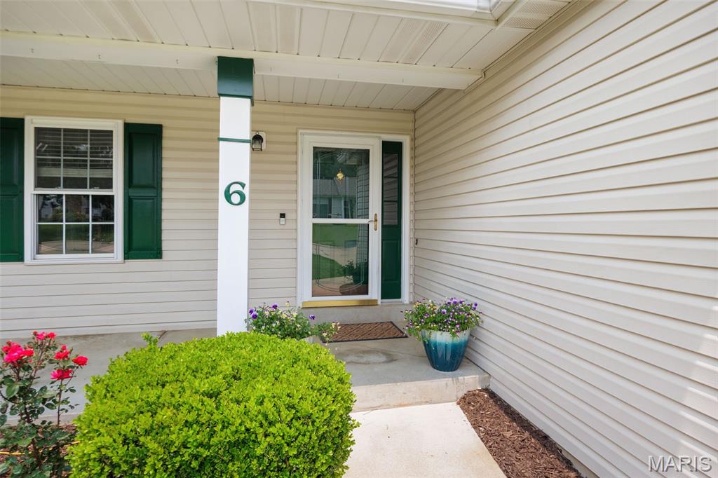 6 Schrader Farm Court