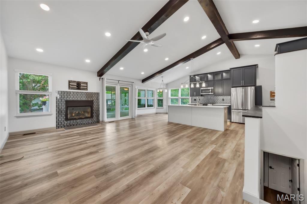 6 Schrader Farm Court