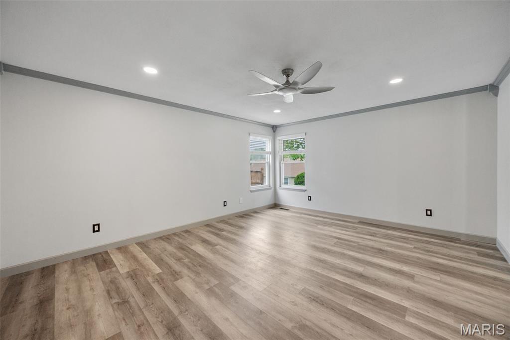 6 Schrader Farm Court