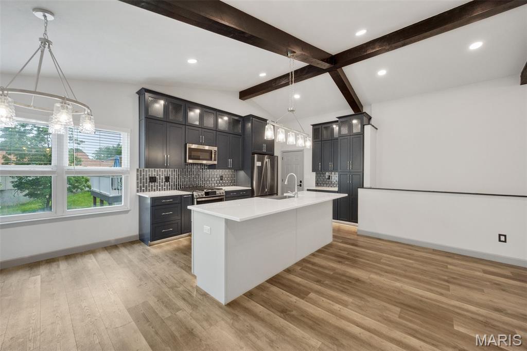 6 Schrader Farm Court