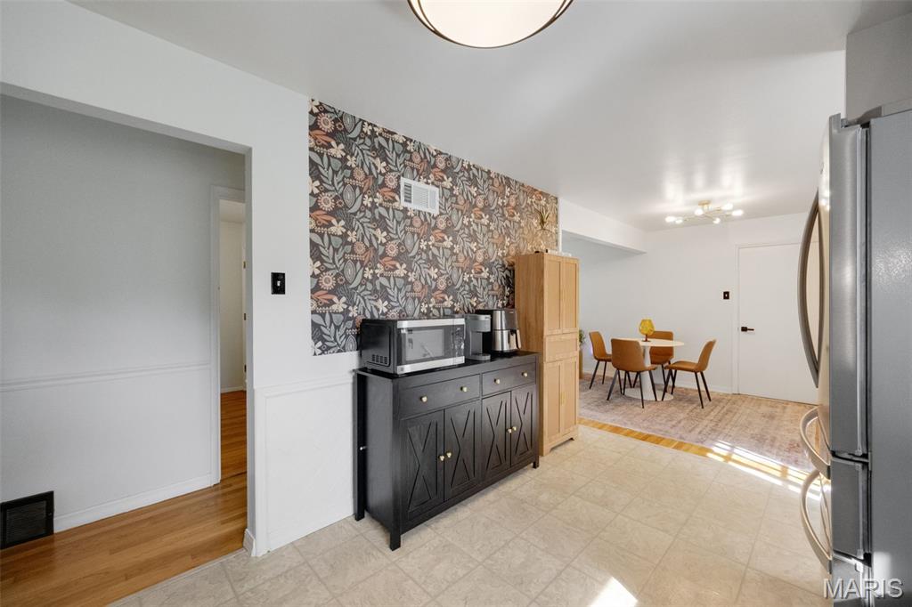 200 Calbreath Court