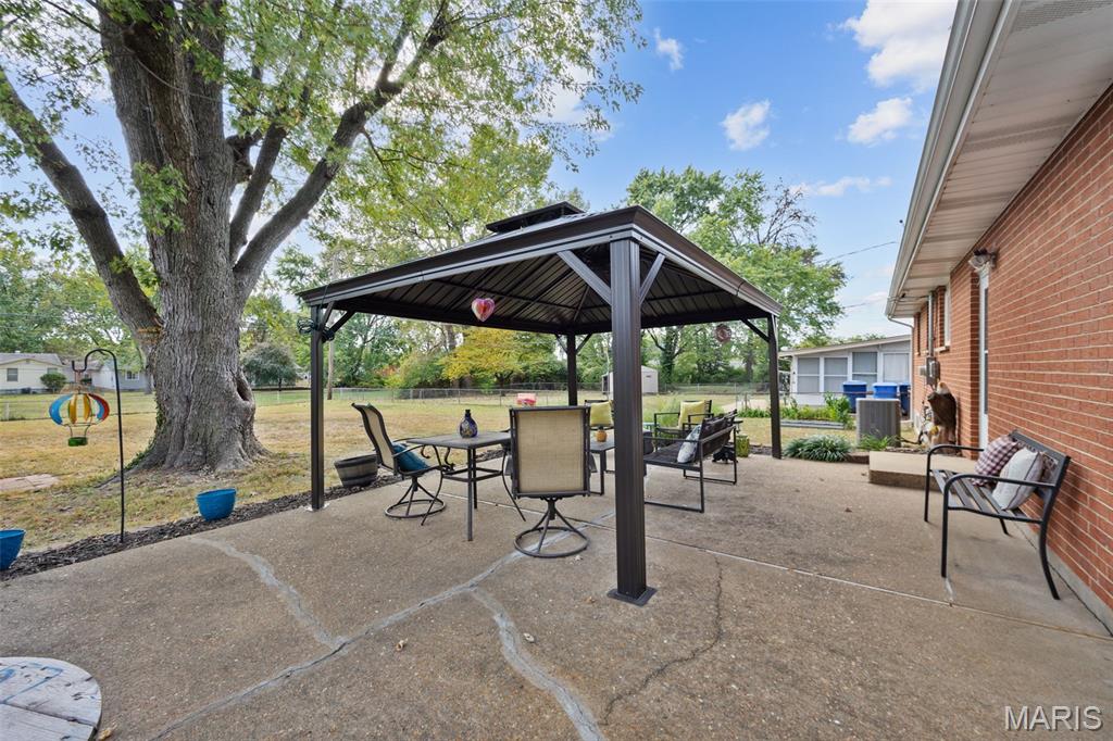 200 Calbreath Court