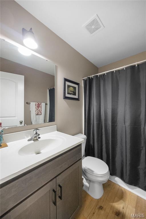 1136 Stone Henge Court