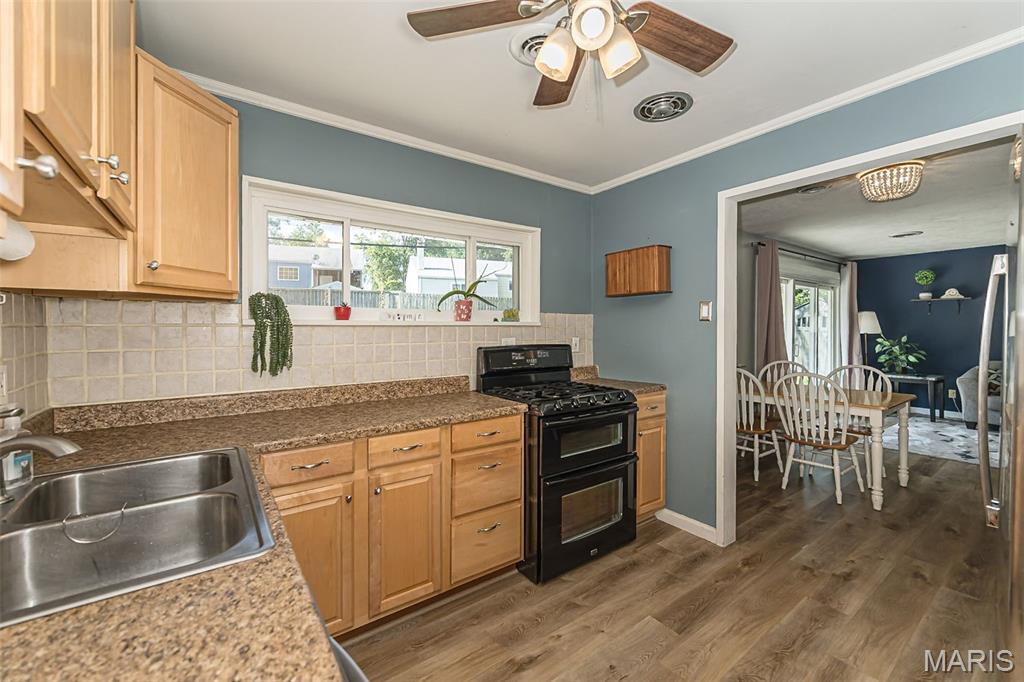7104 Fernbrook Drive