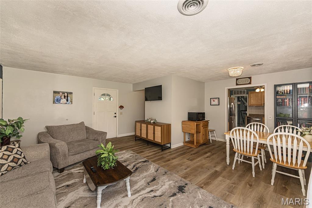 7104 Fernbrook Drive
