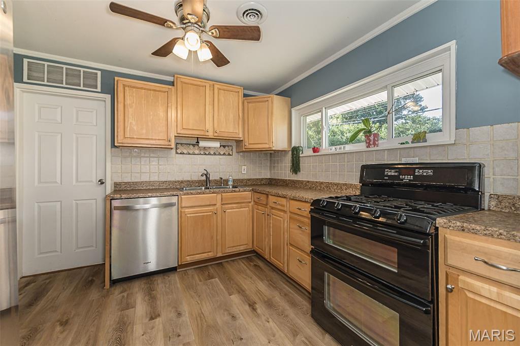 7104 Fernbrook Drive