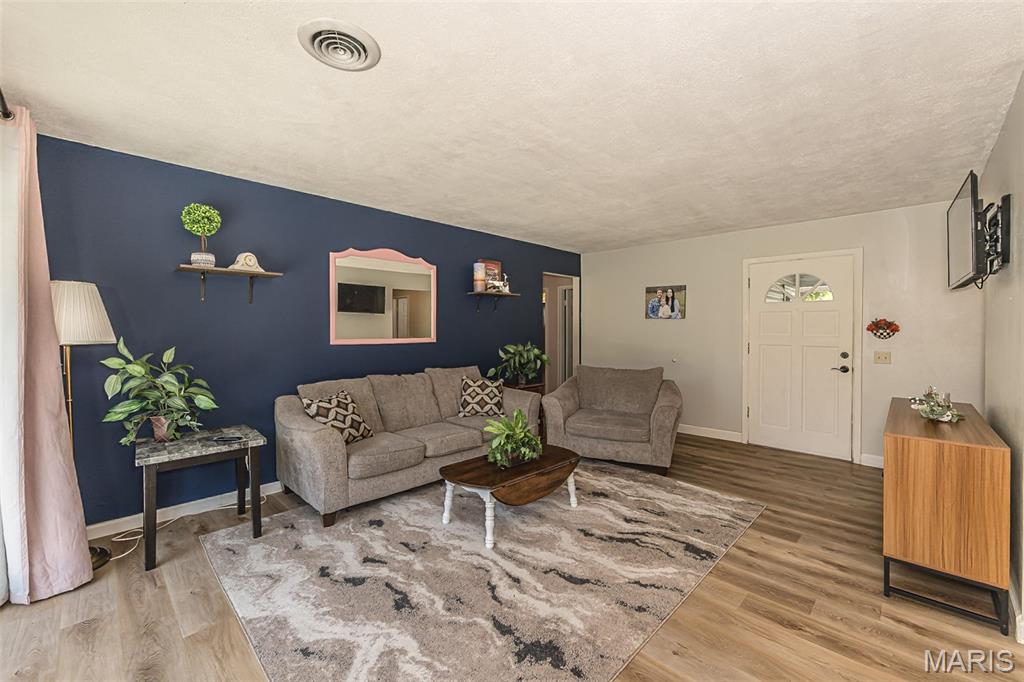 7104 Fernbrook Drive