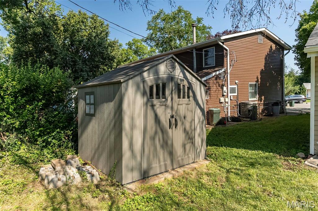7104 Fernbrook Drive