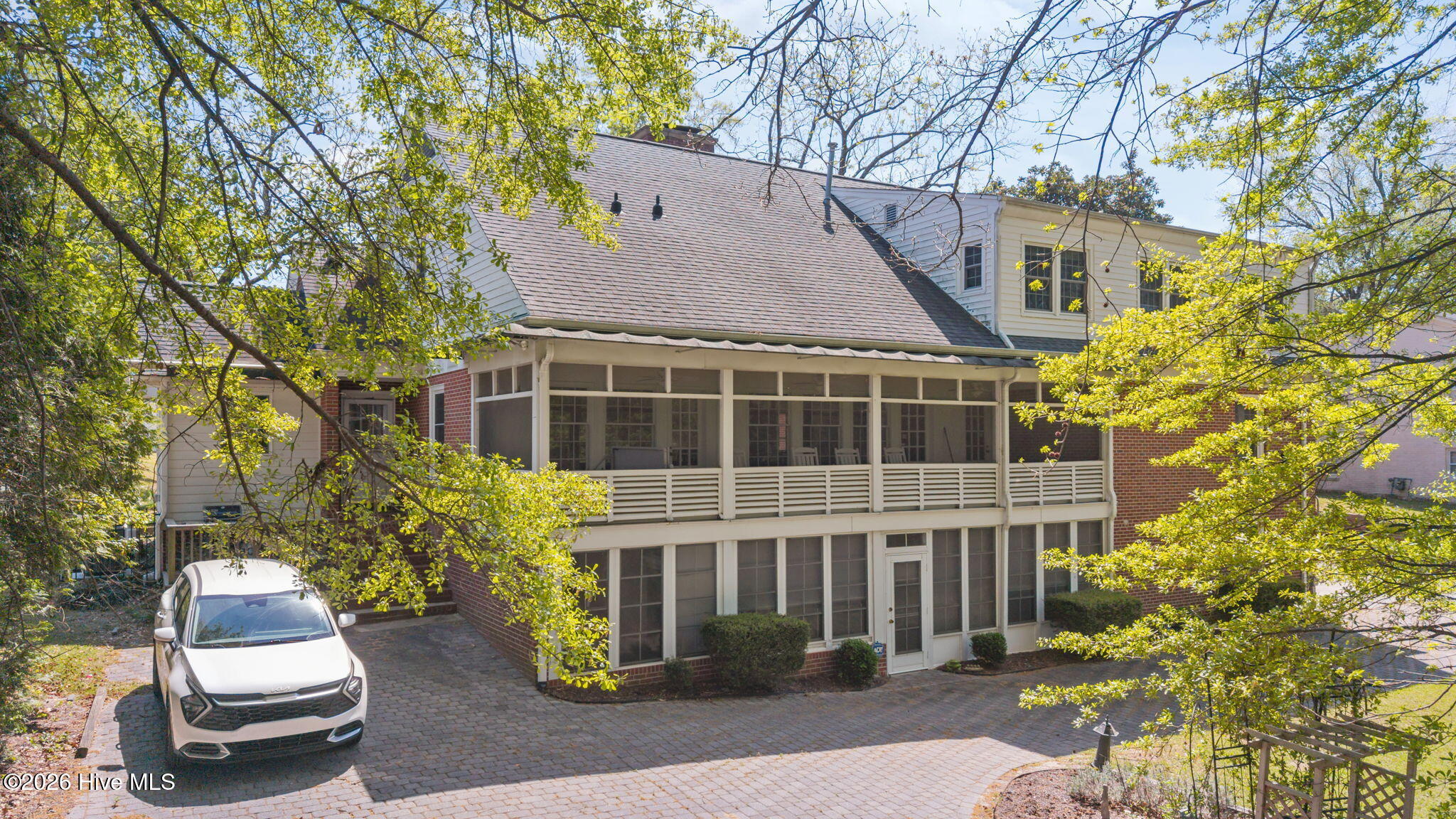 1104 W Rock Spring Road