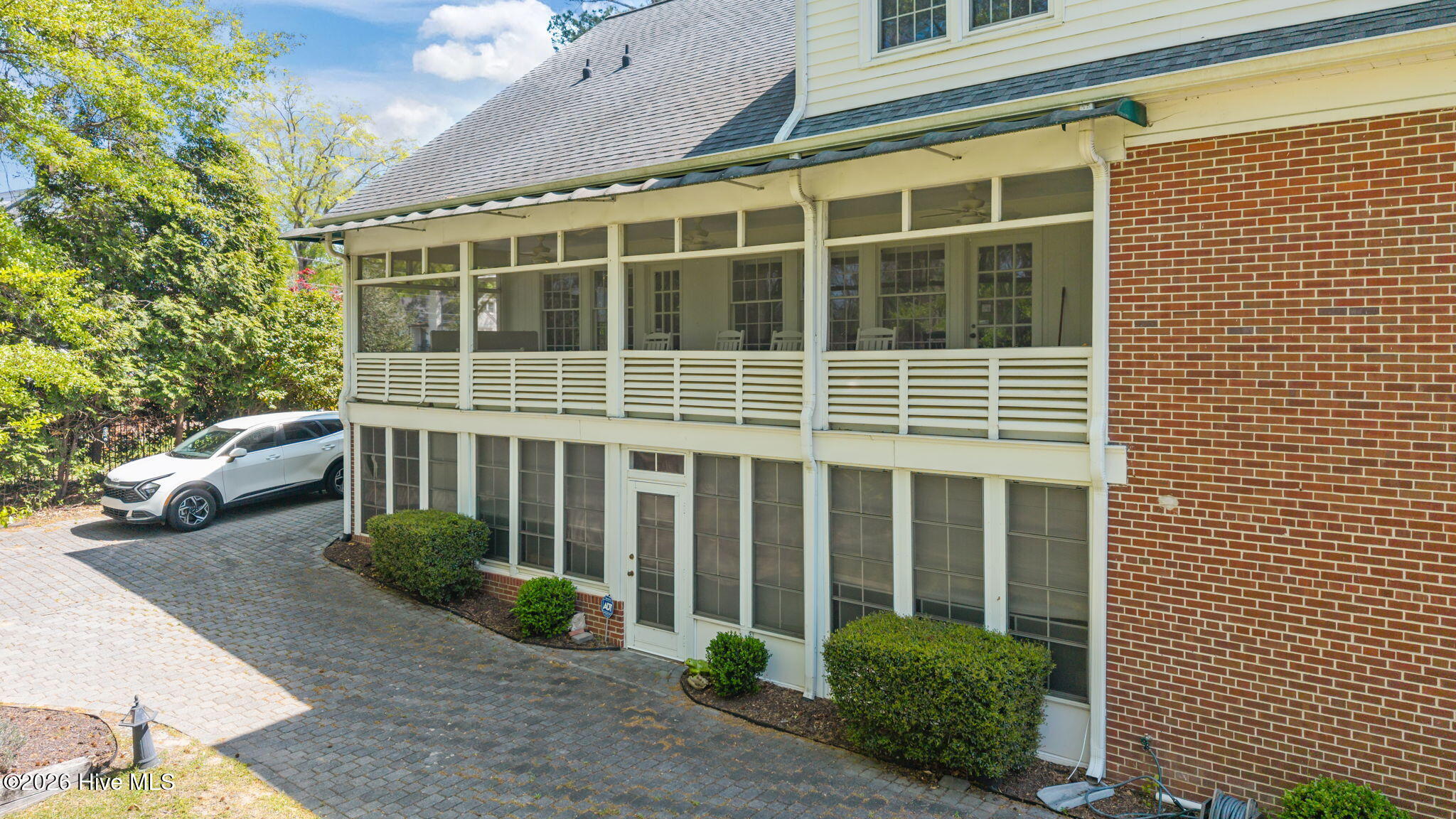 1104 W Rock Spring Road