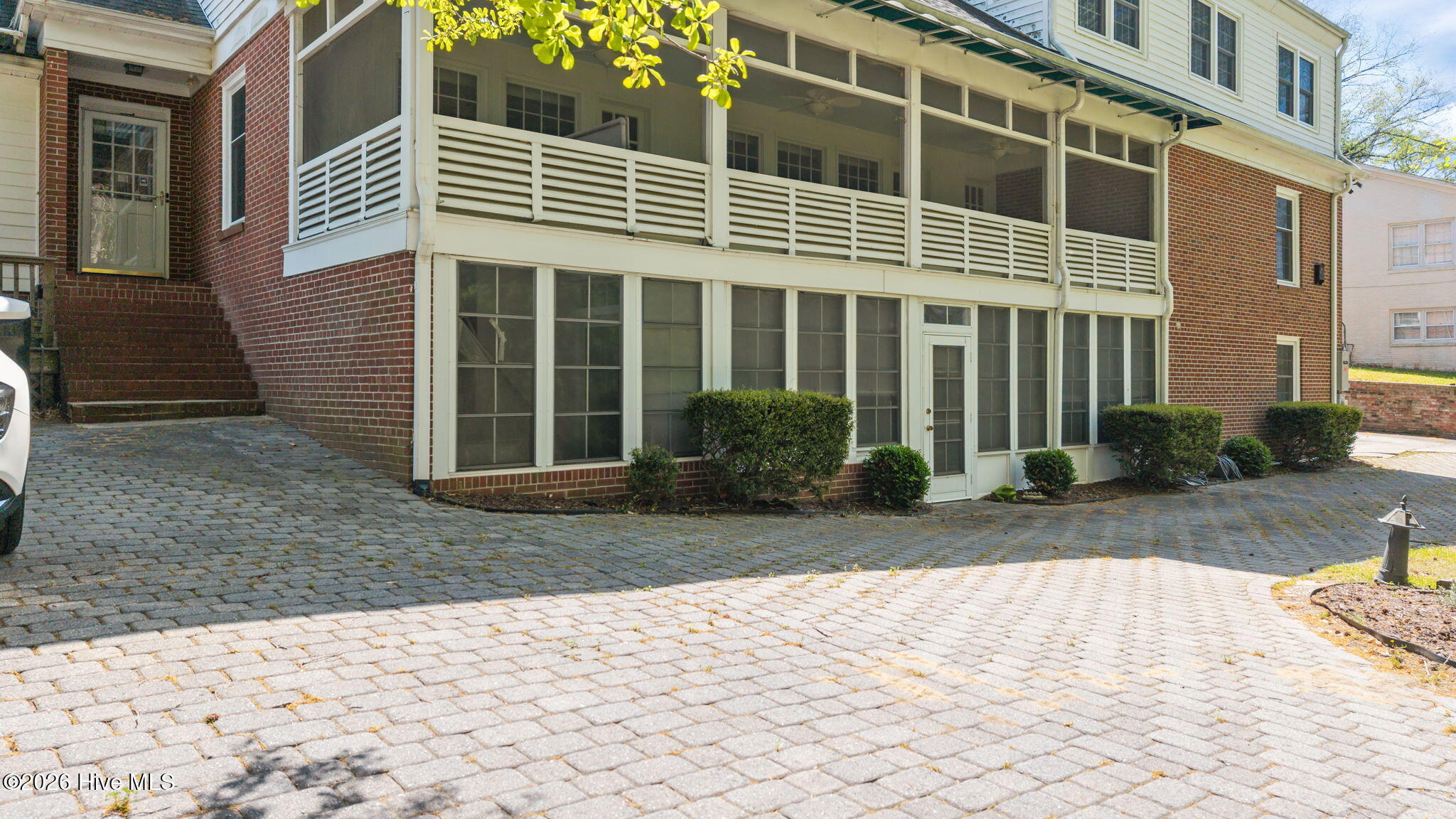 1104 W Rock Spring Road