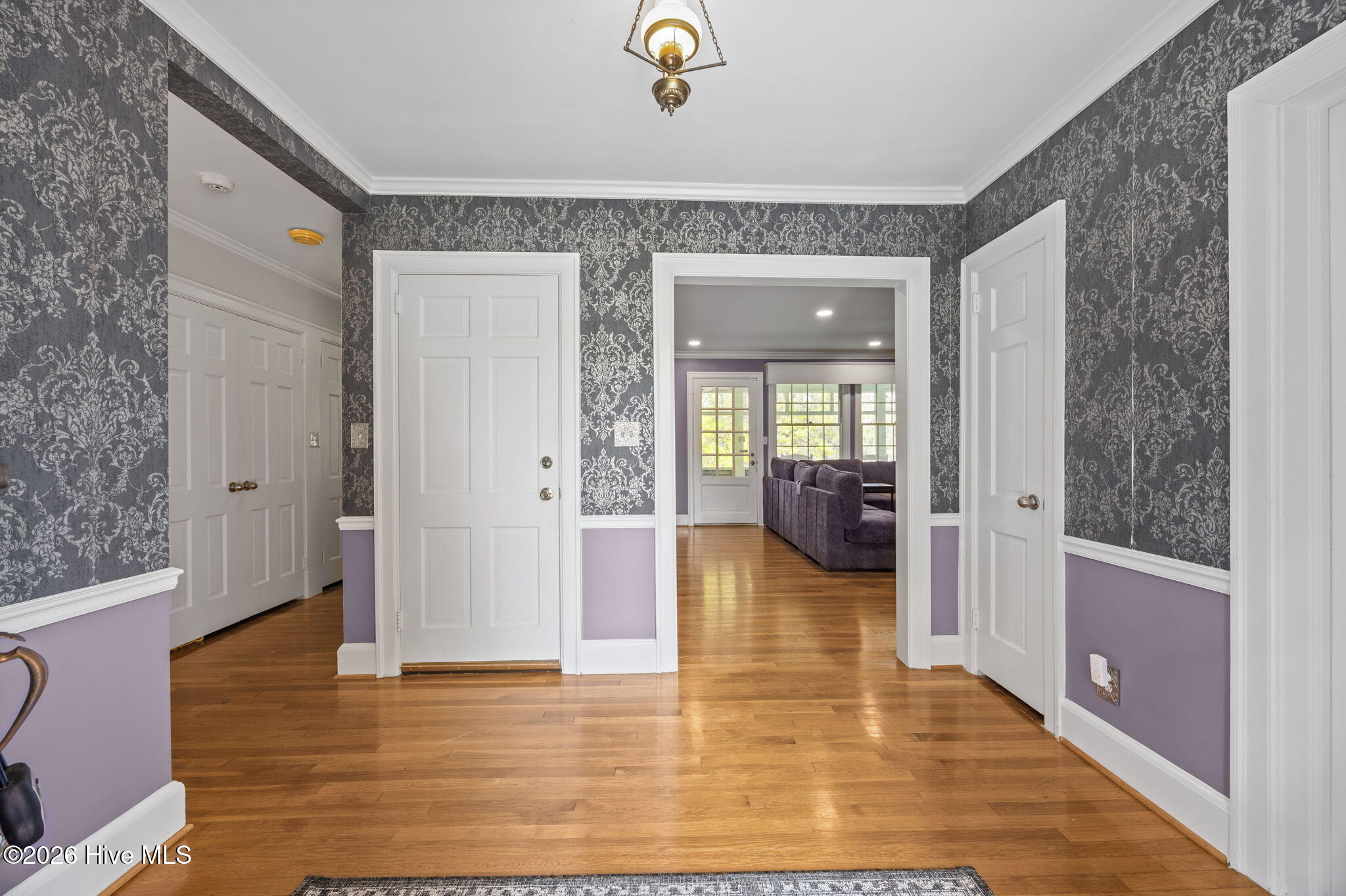 1104 W Rock Spring Road
