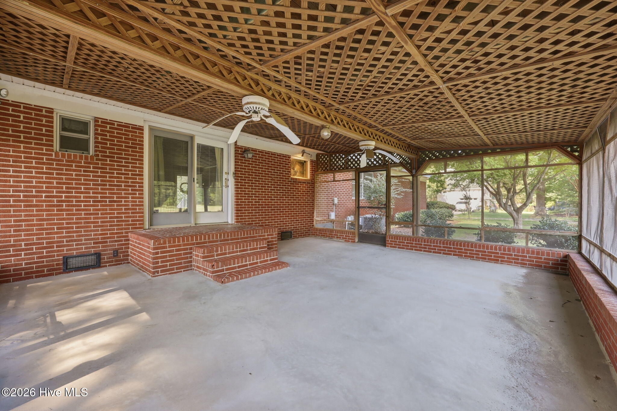 3295 Dickinson Avenue