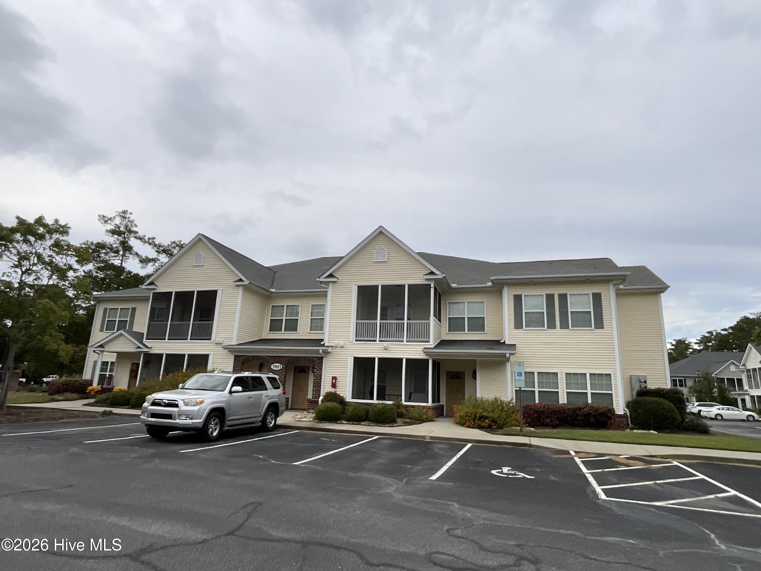 1901 Covengton Way 201