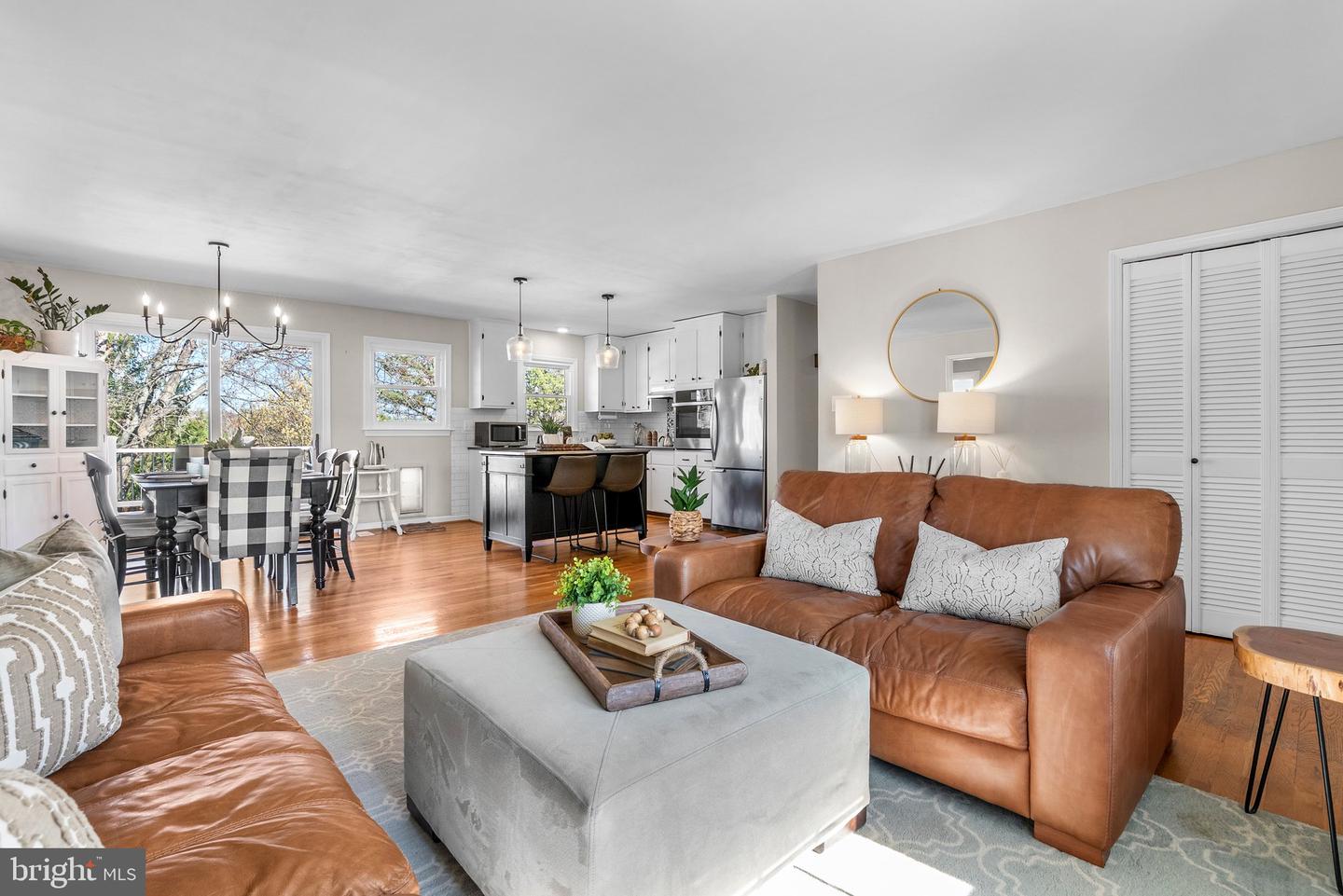 126 Maryanne Ave SW