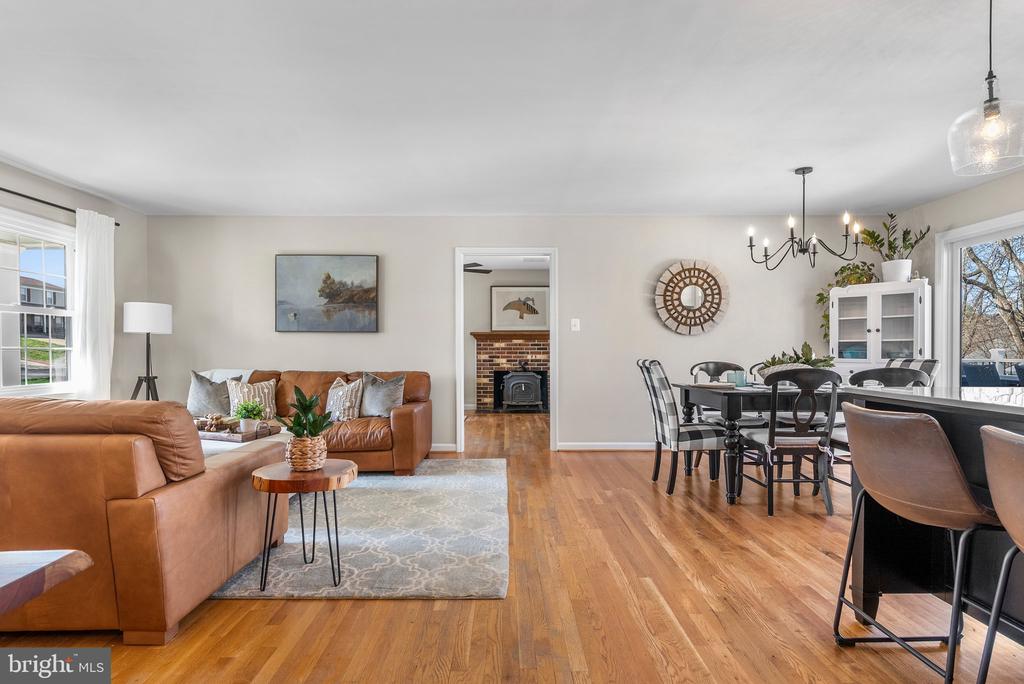 126 Maryanne Ave SW