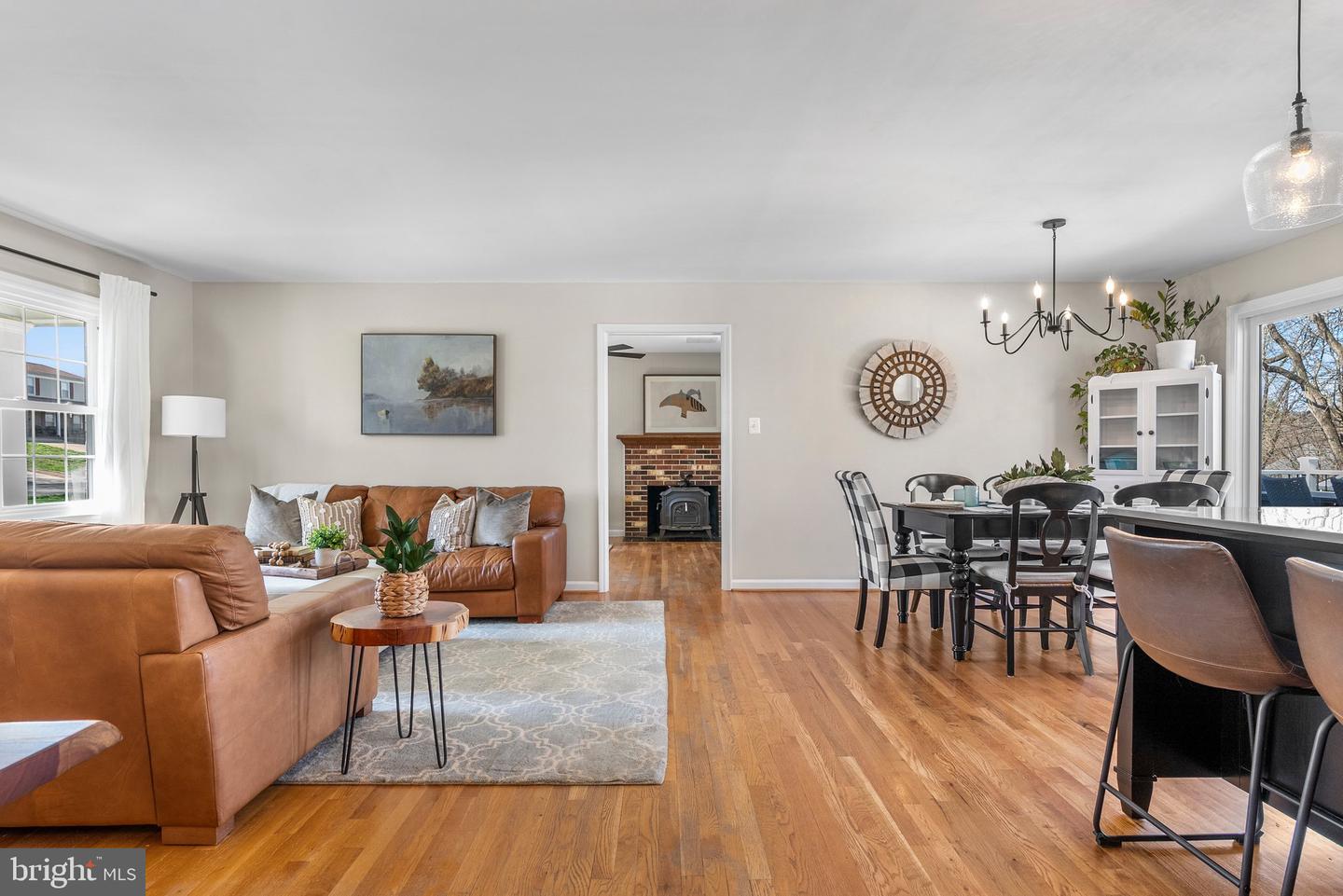126 Maryanne Ave SW