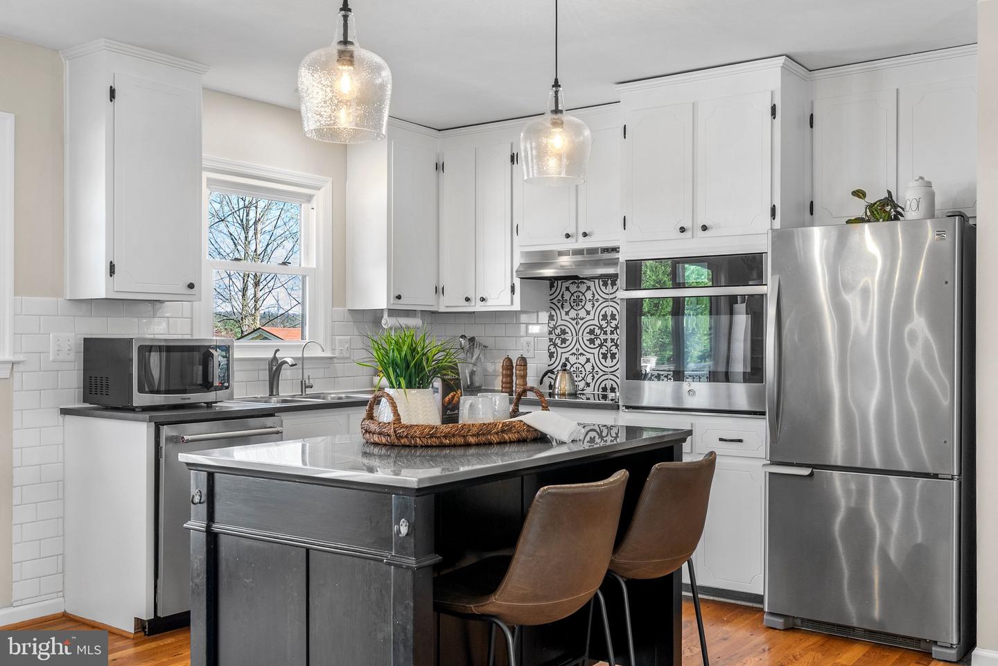 126 Maryanne Ave SW