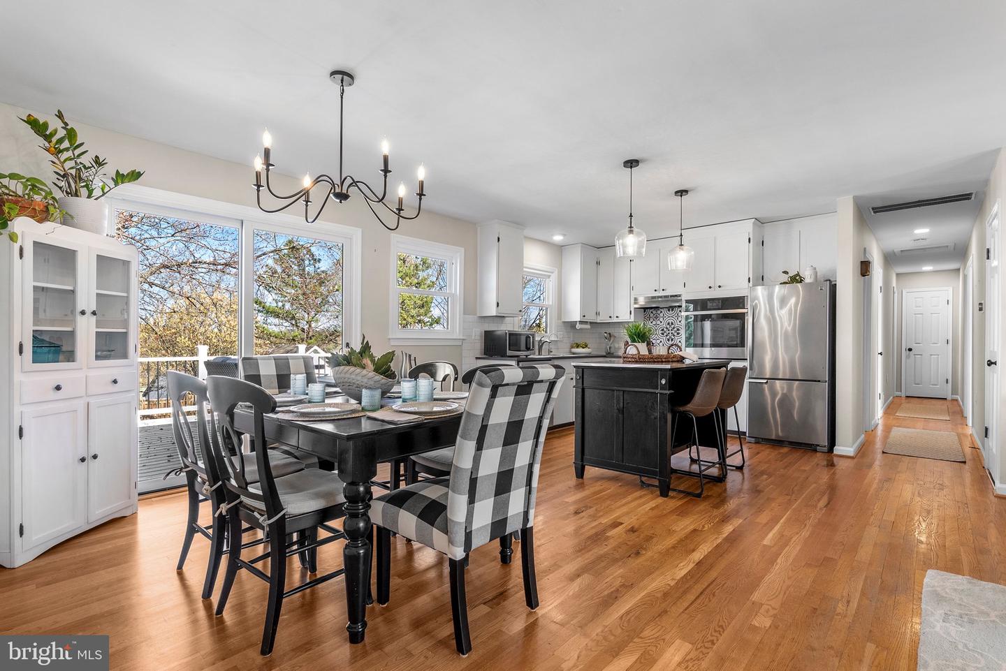 126 Maryanne Ave SW