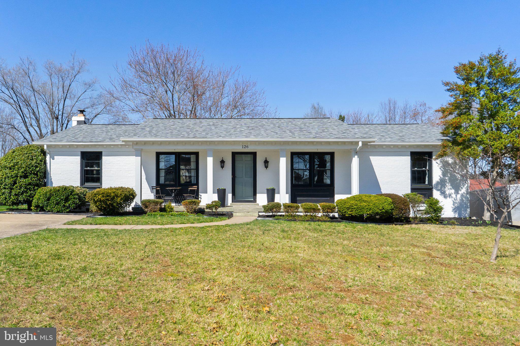126 Maryanne Ave SW