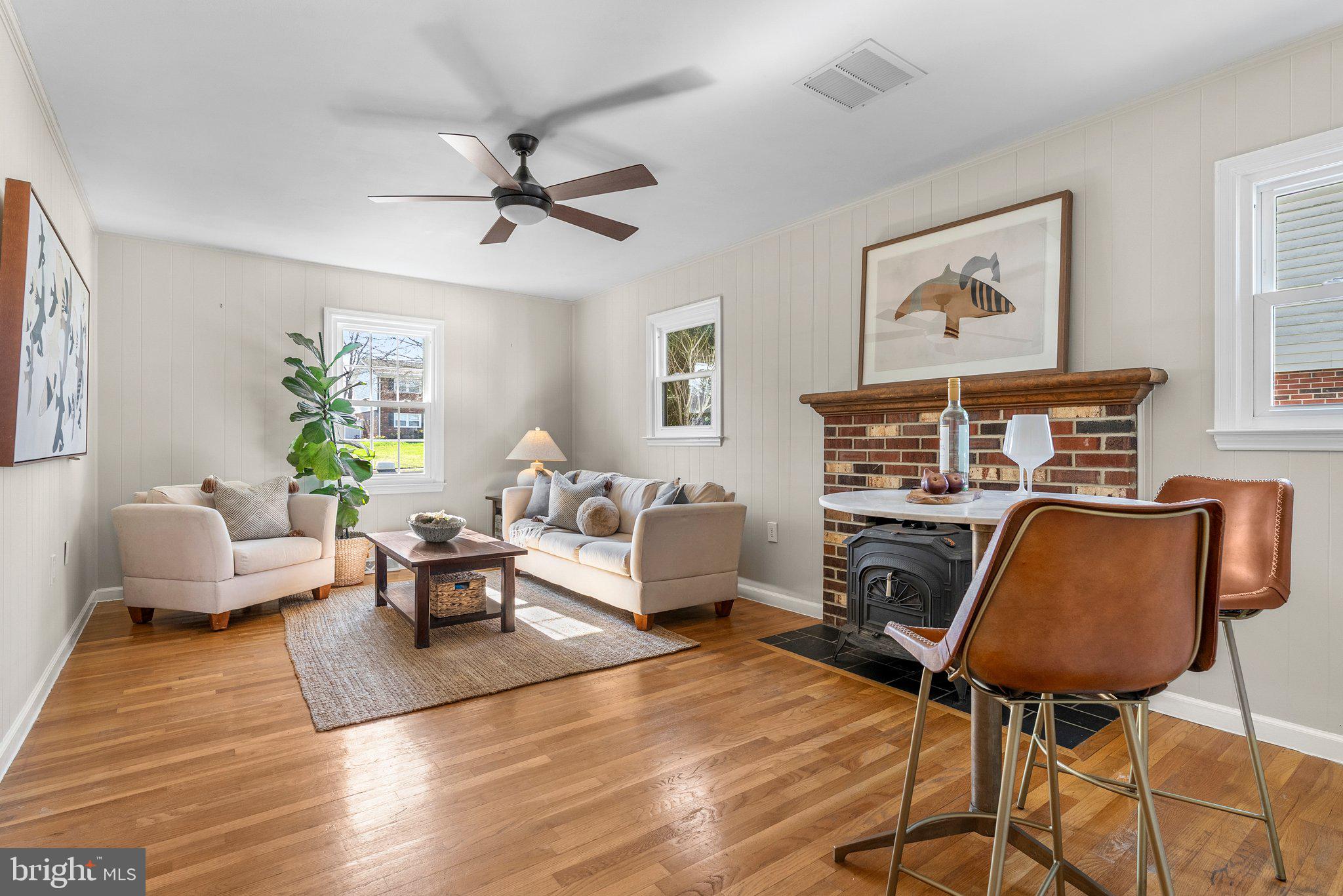 126 Maryanne Ave SW