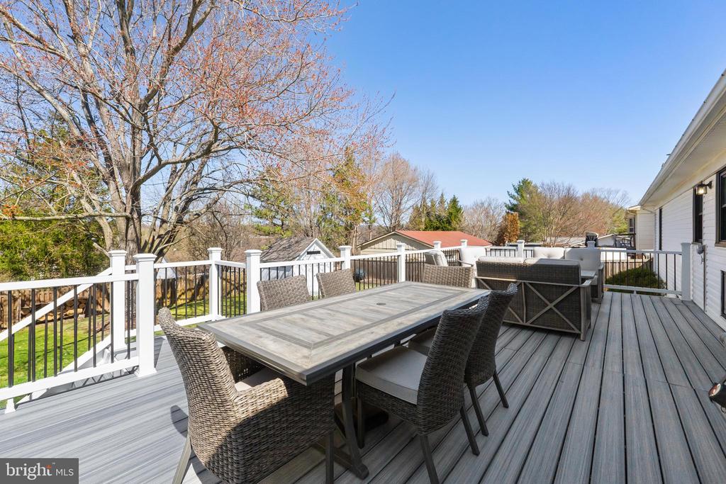 126 Maryanne Ave SW