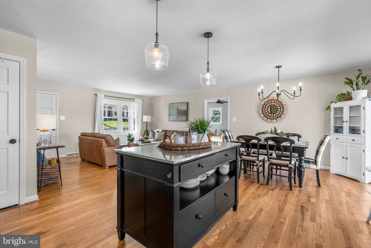 126 Maryanne Ave SW