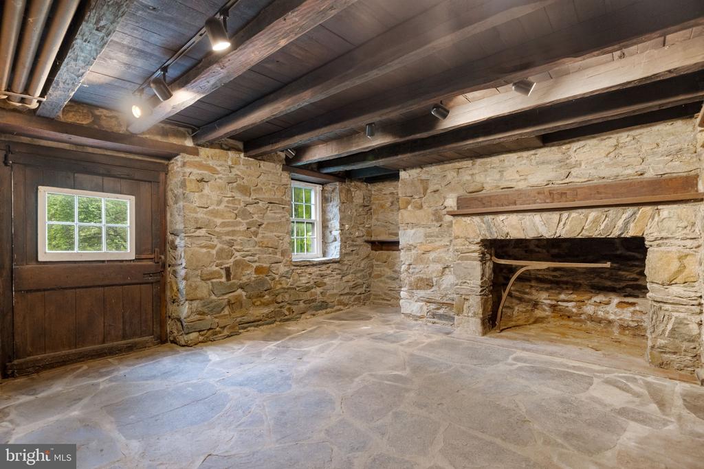 16158 CLARKES GAP ROAD