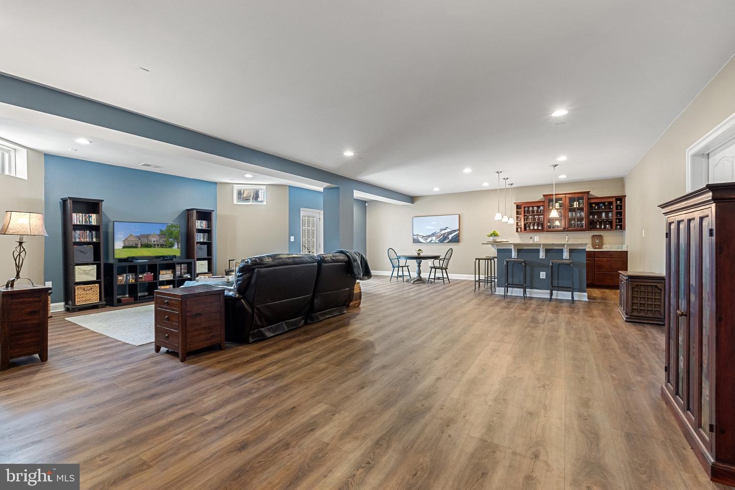 15054 Omega Ct