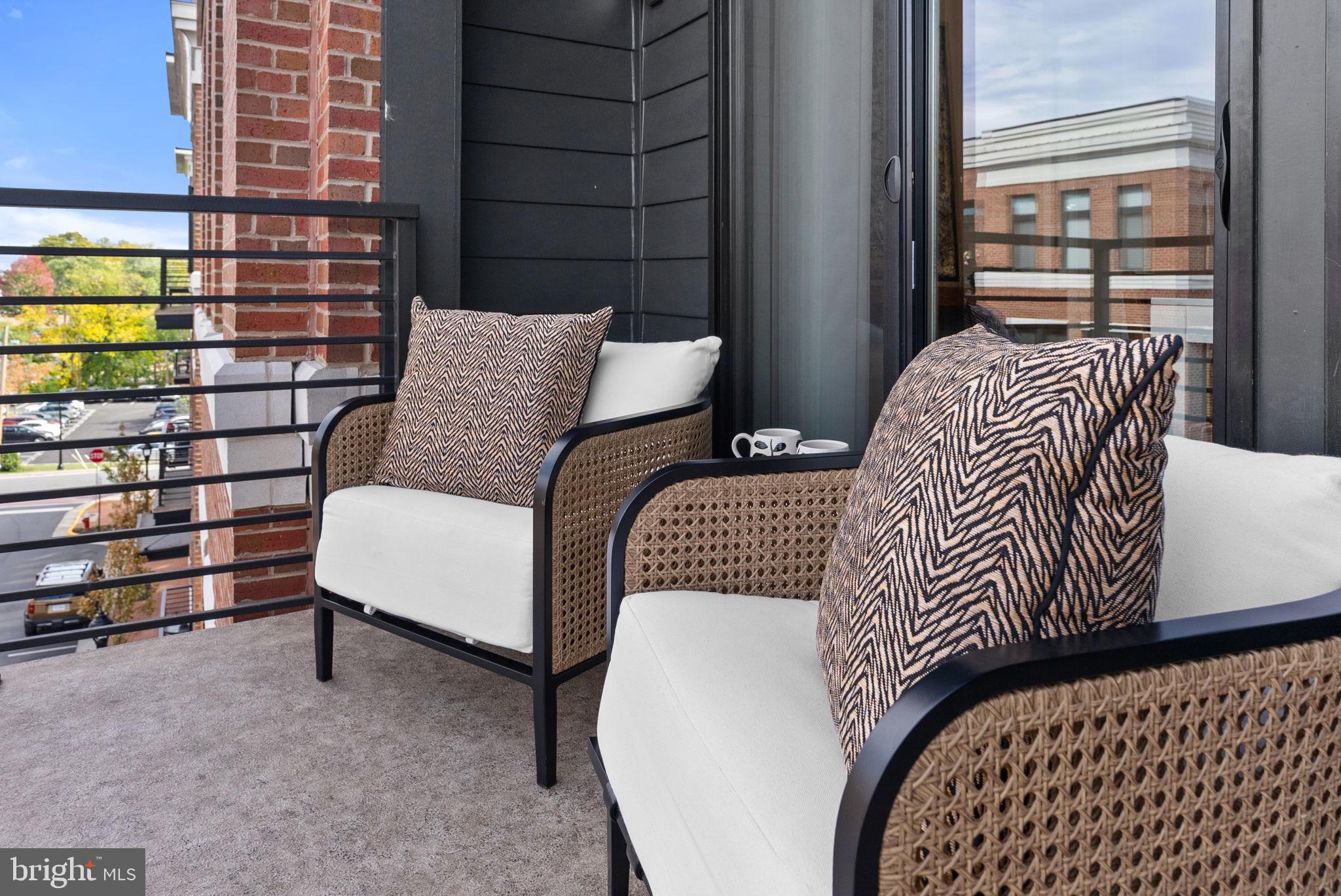 3 STATIONMASTER STREET SE 402