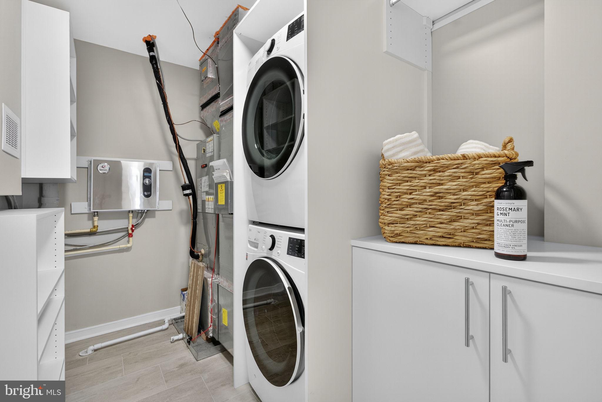 3 STATIONMASTER STREET SE 402