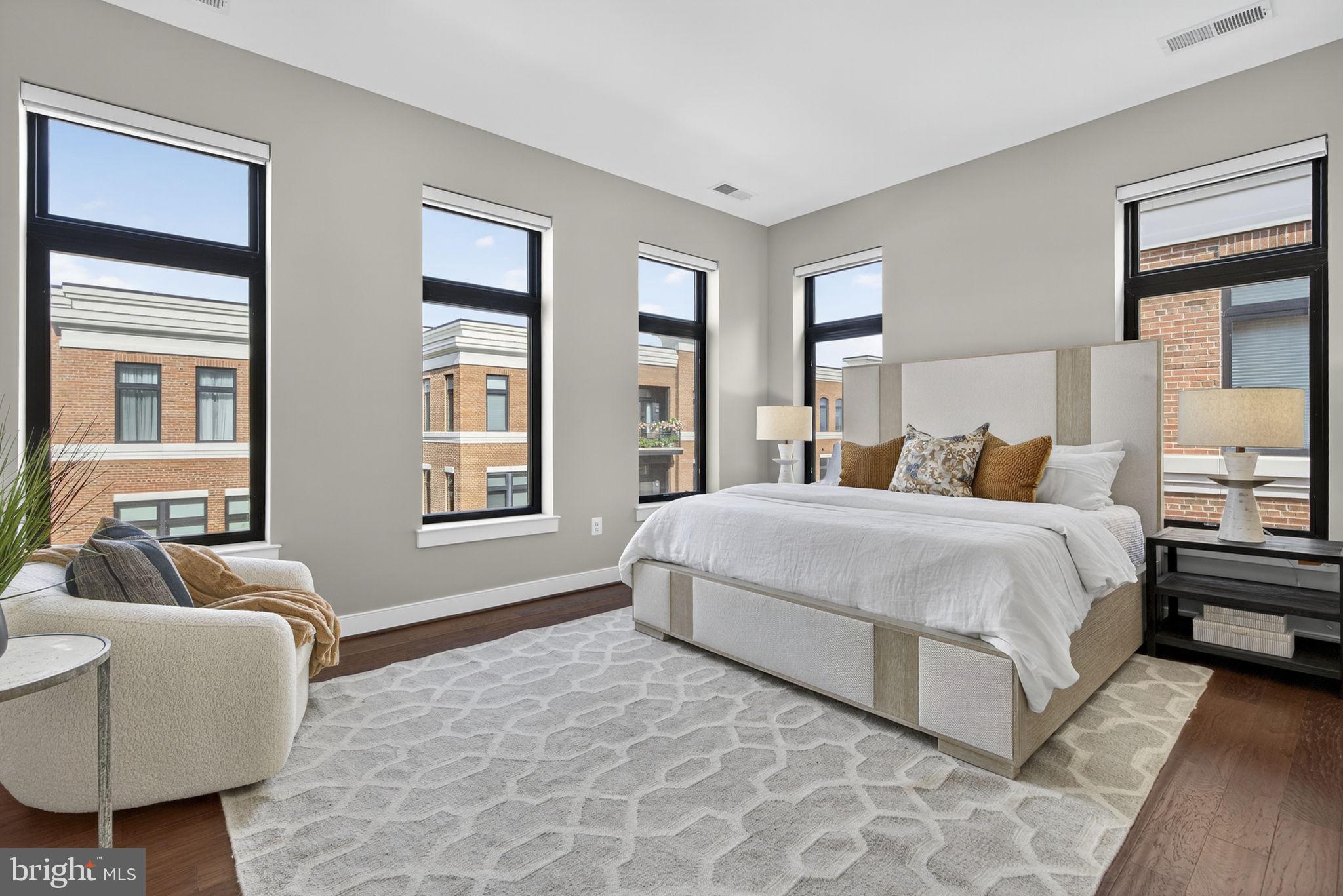 3 STATIONMASTER STREET SE 402