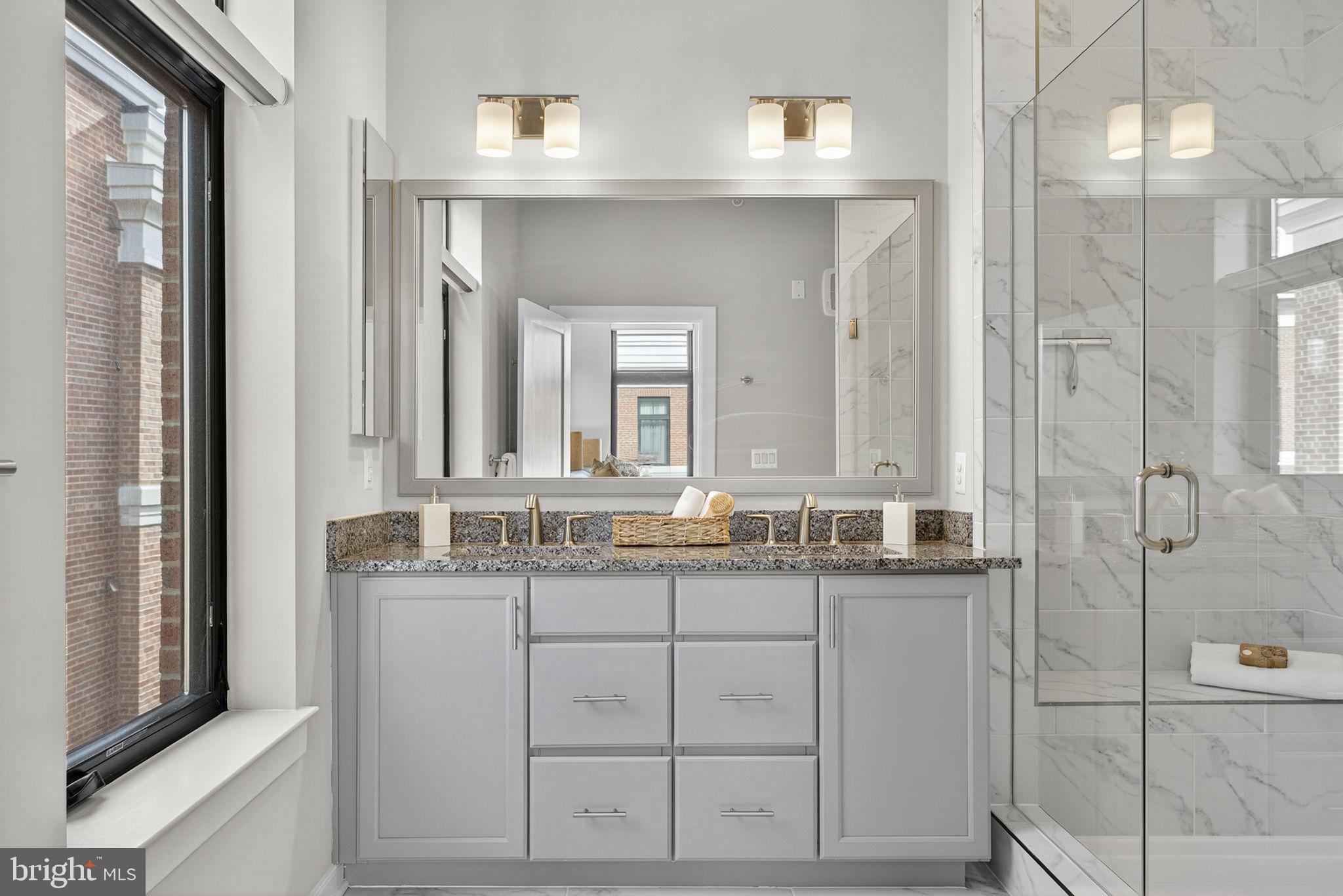 3 STATIONMASTER STREET SE 402