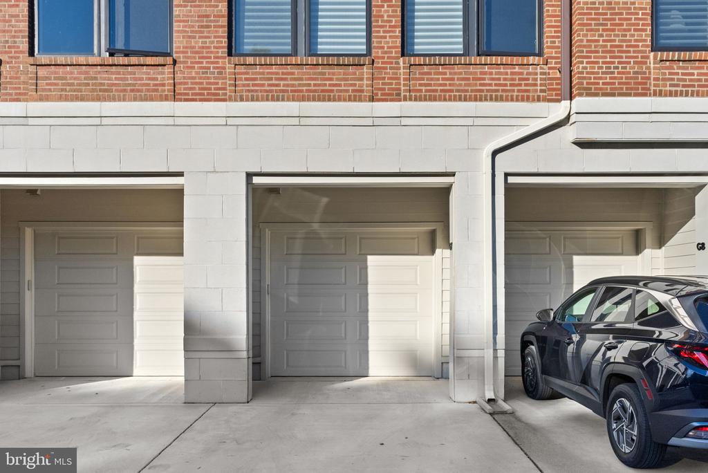 3 STATIONMASTER STREET SE 402